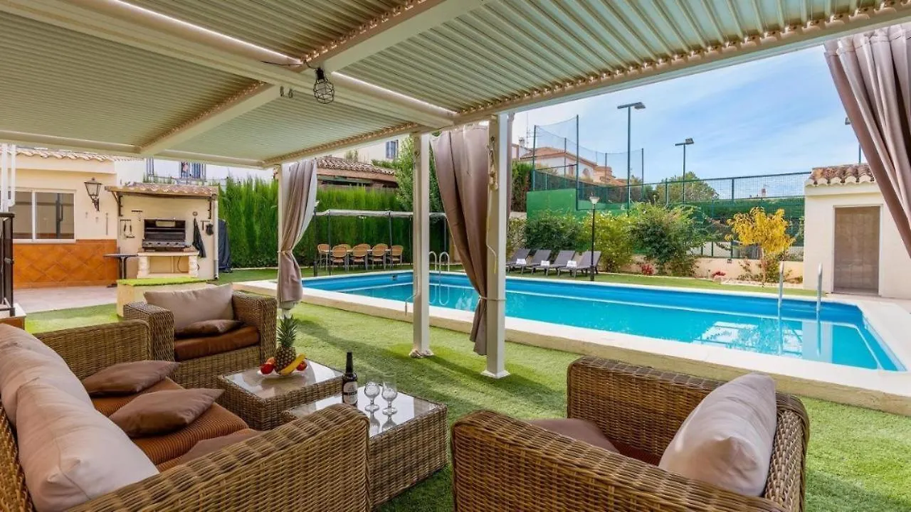 Villa De La Acacia Gojar Holiday home